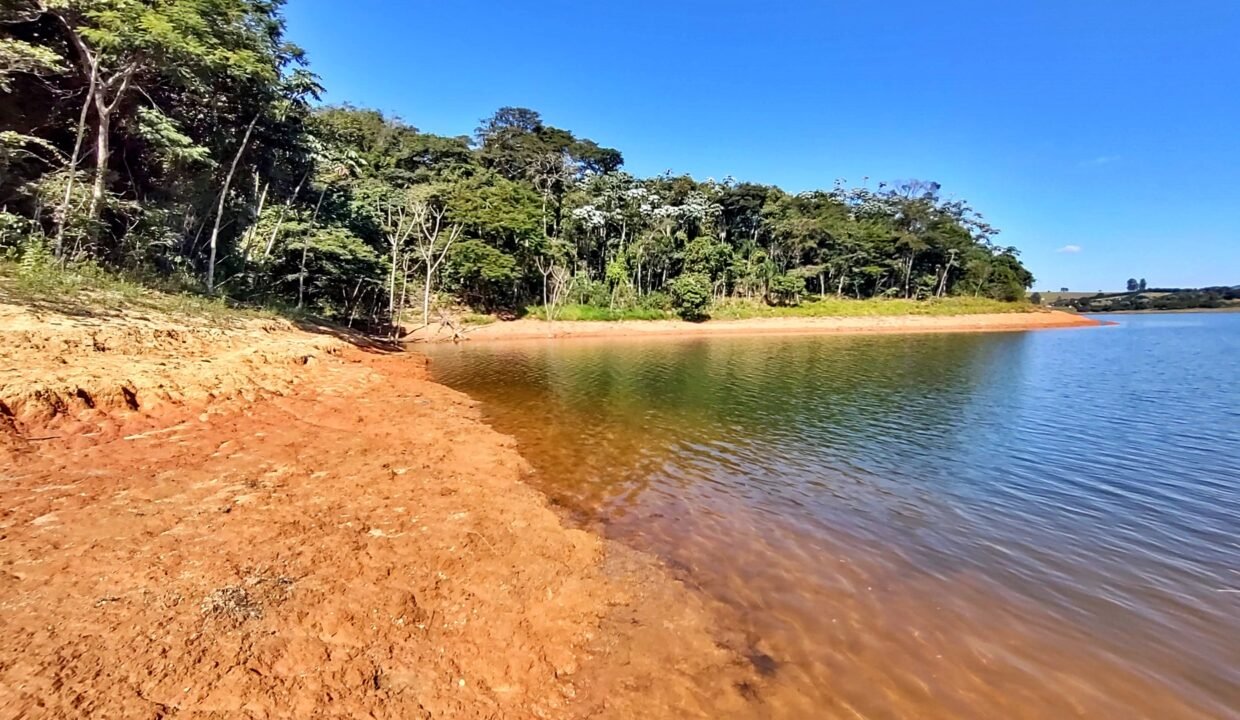 Terreno pé na água 4 (2)