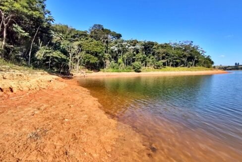 Terreno pé na água 4.739m²