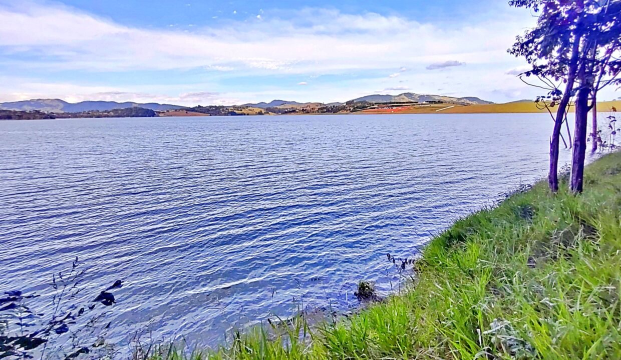 Terreno pé na água 4.600m² represa jaguari joanópolis SP interior são paulo (17)