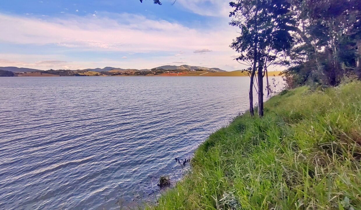 Terreno pé na água 4.600m² represa jaguari joanópolis SP interior são paulo (4)