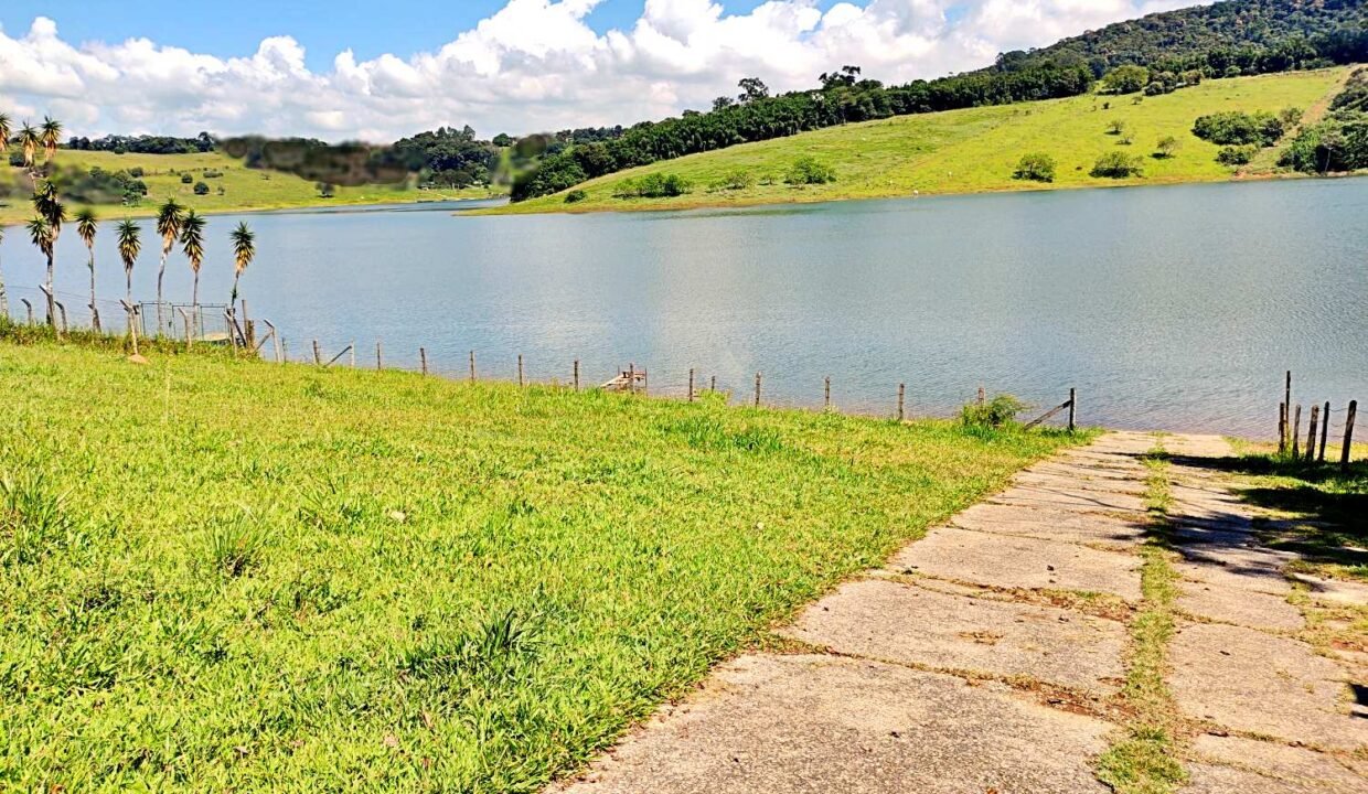 Terreno 3.000m² frente represa pé na água a venda represa joanópolis região de bragamça pta. piracaia interior de SP (4)