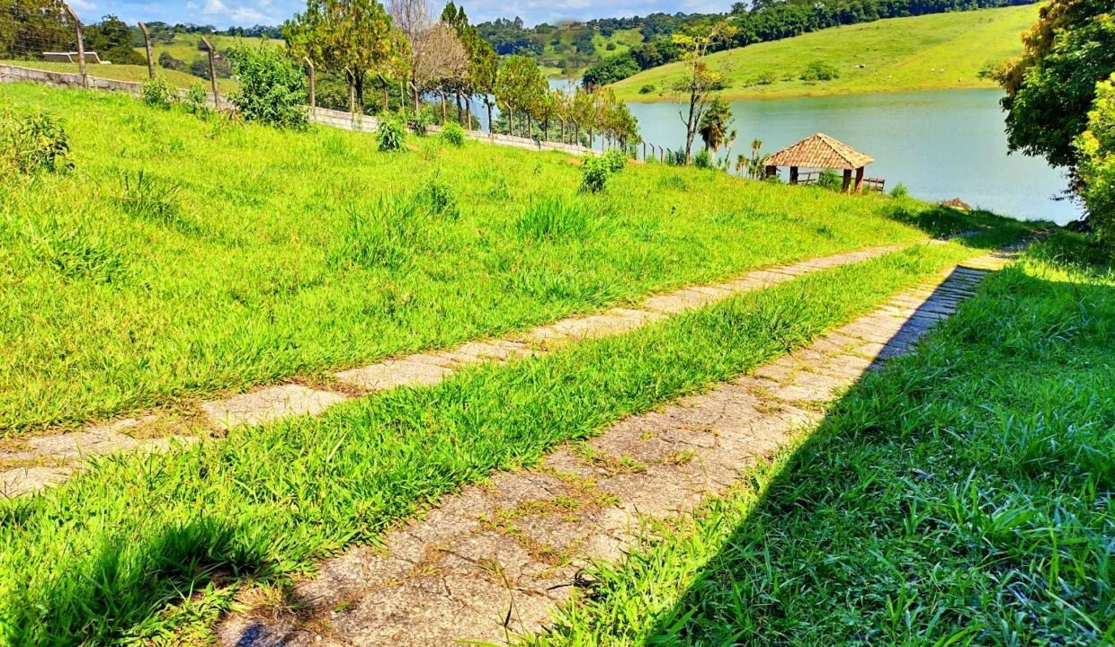 Terreno 3.000m² frente represa pé na água a venda represa joanópolis região de bragamça pta. piracaia interior de SP (8)